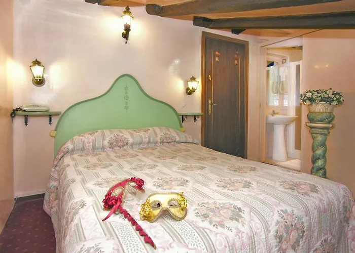 Πανσιόν Antico Fiore 4*