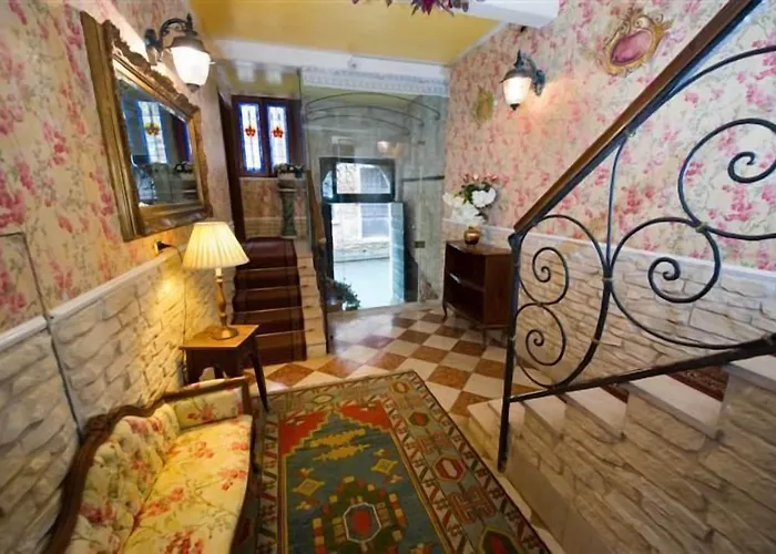 Πανσιόν Antico Fiore 4*